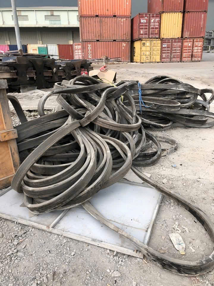 Chúng tôi chuyên thu mua đa dạng các loại phế liệu trên toàn địa bàn Hà Nội với giá cạnh tranh nhất thị trường: Thu mua phế liệu sắt Thu mua phế liệu đồng Thu mua phế liệu nhôm Thu mua inox phế liệu Thu mua chì, kẽm, thiếc Thu mua máy móc thanh lý Thu mua xác nhà xưởng